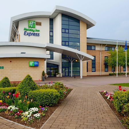 Holiday Inn Express Northampton - South By Ihg Exterior photo