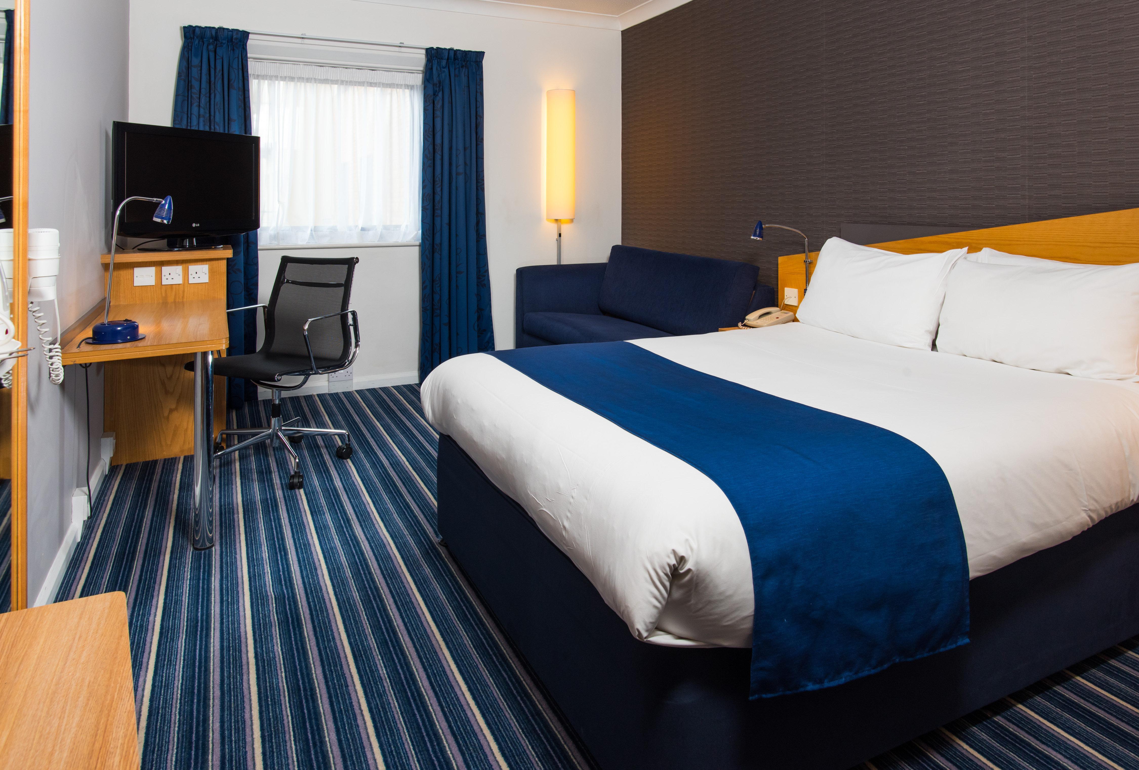 Holiday Inn Express Northampton - South By Ihg Exterior photo