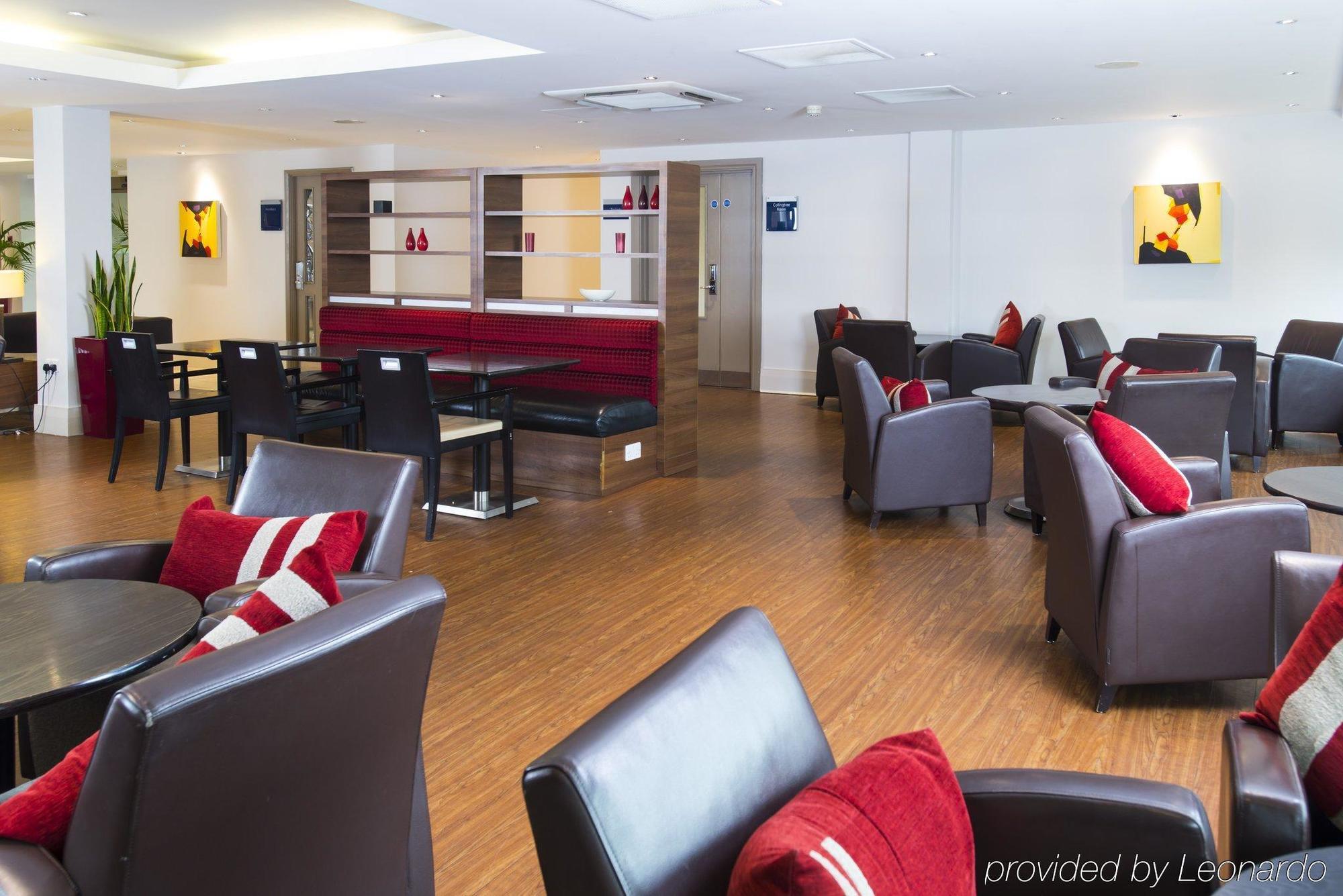 Holiday Inn Express Northampton - South By Ihg Exterior photo